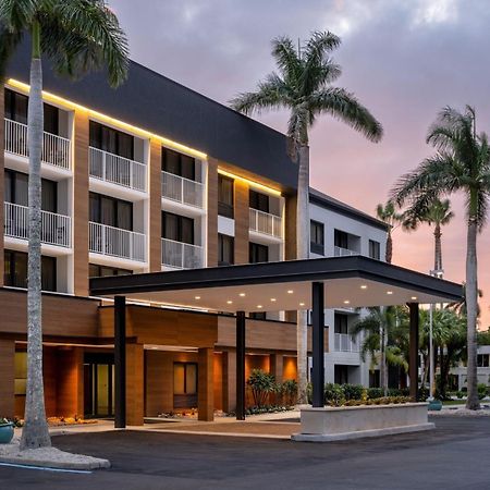 Courtyard By Marriott - Naples Hotel Exterior foto