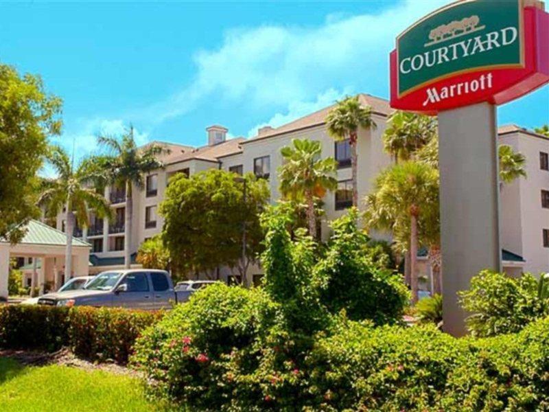 Courtyard By Marriott - Naples Hotel Exterior foto